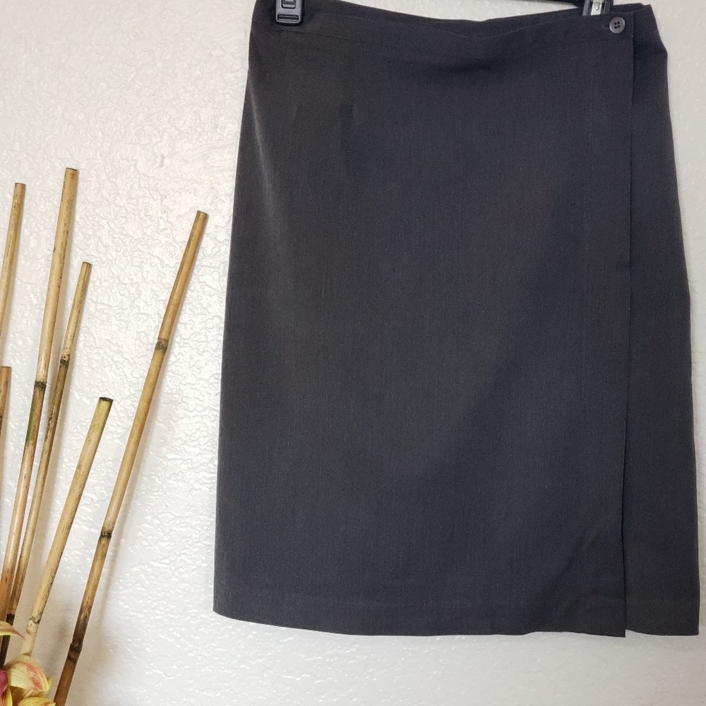 ❤3/$20 Cross Front Skirt Size 10